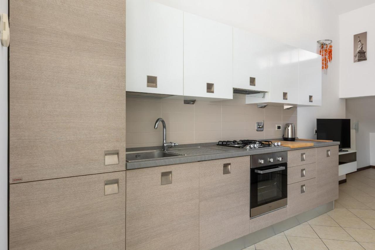 Cozy Mezzanine Apartment By Wonderful Italy Bologna Bagian luar foto