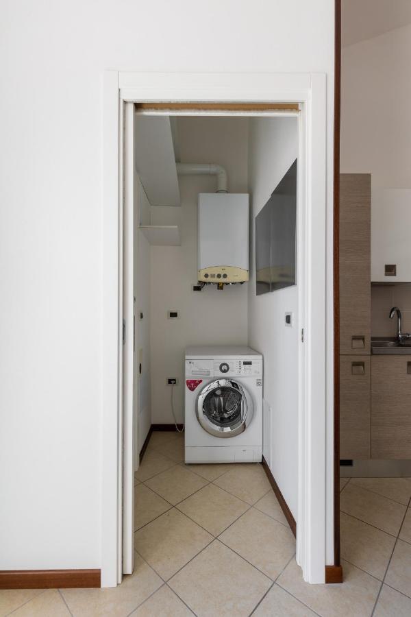 Cozy Mezzanine Apartment By Wonderful Italy Bologna Bagian luar foto