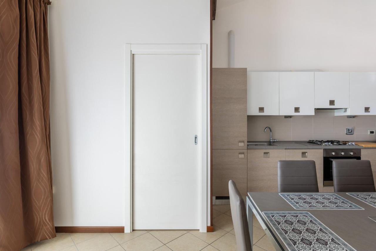 Cozy Mezzanine Apartment By Wonderful Italy Bologna Bagian luar foto