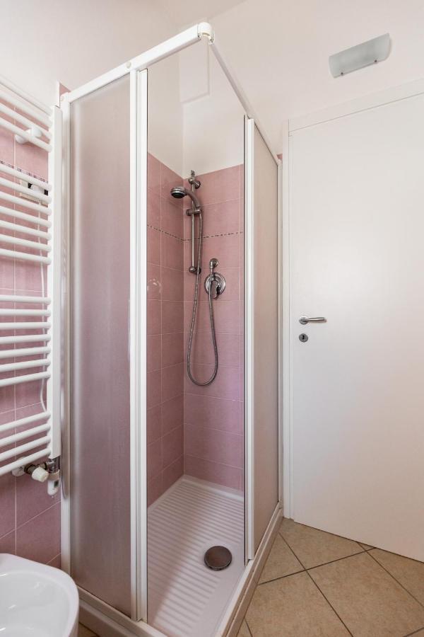 Cozy Mezzanine Apartment By Wonderful Italy Bologna Bagian luar foto