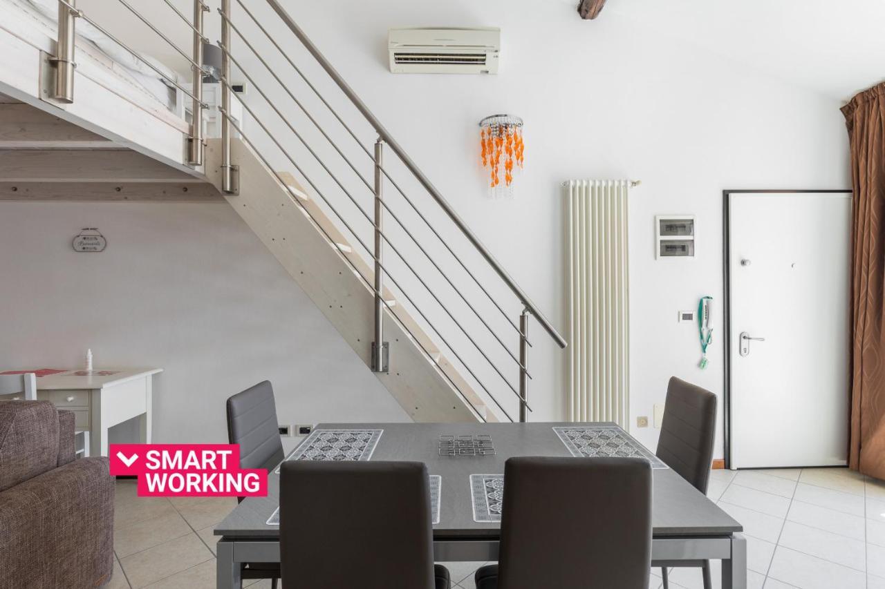 Cozy Mezzanine Apartment By Wonderful Italy Bologna Bagian luar foto